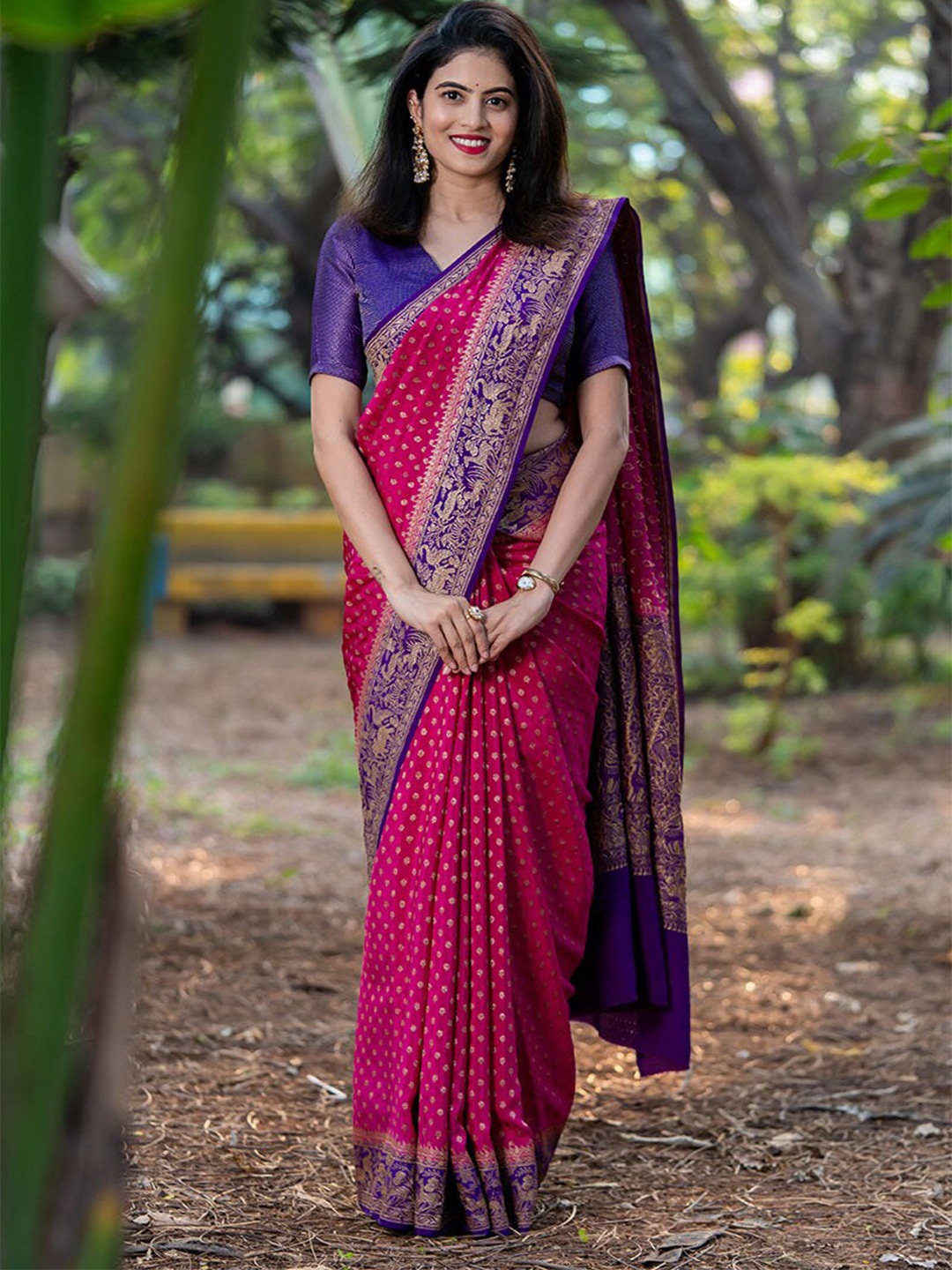 

HERE&NOW Woven Design Zari Banarasi Saree, Pink