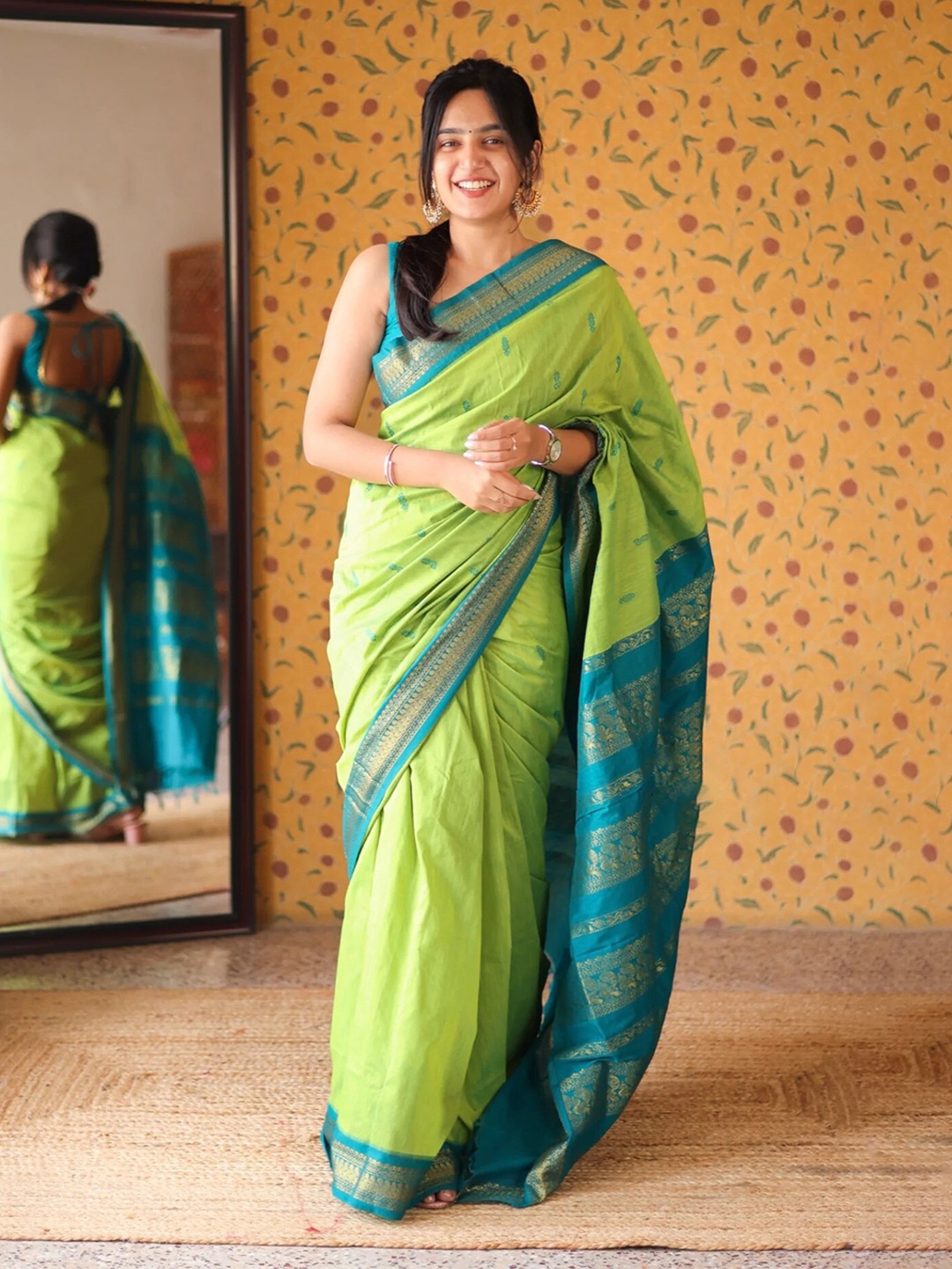 

HERE&NOW Ethnic Motifs Woven Design Zari Banarasi Saree, Green