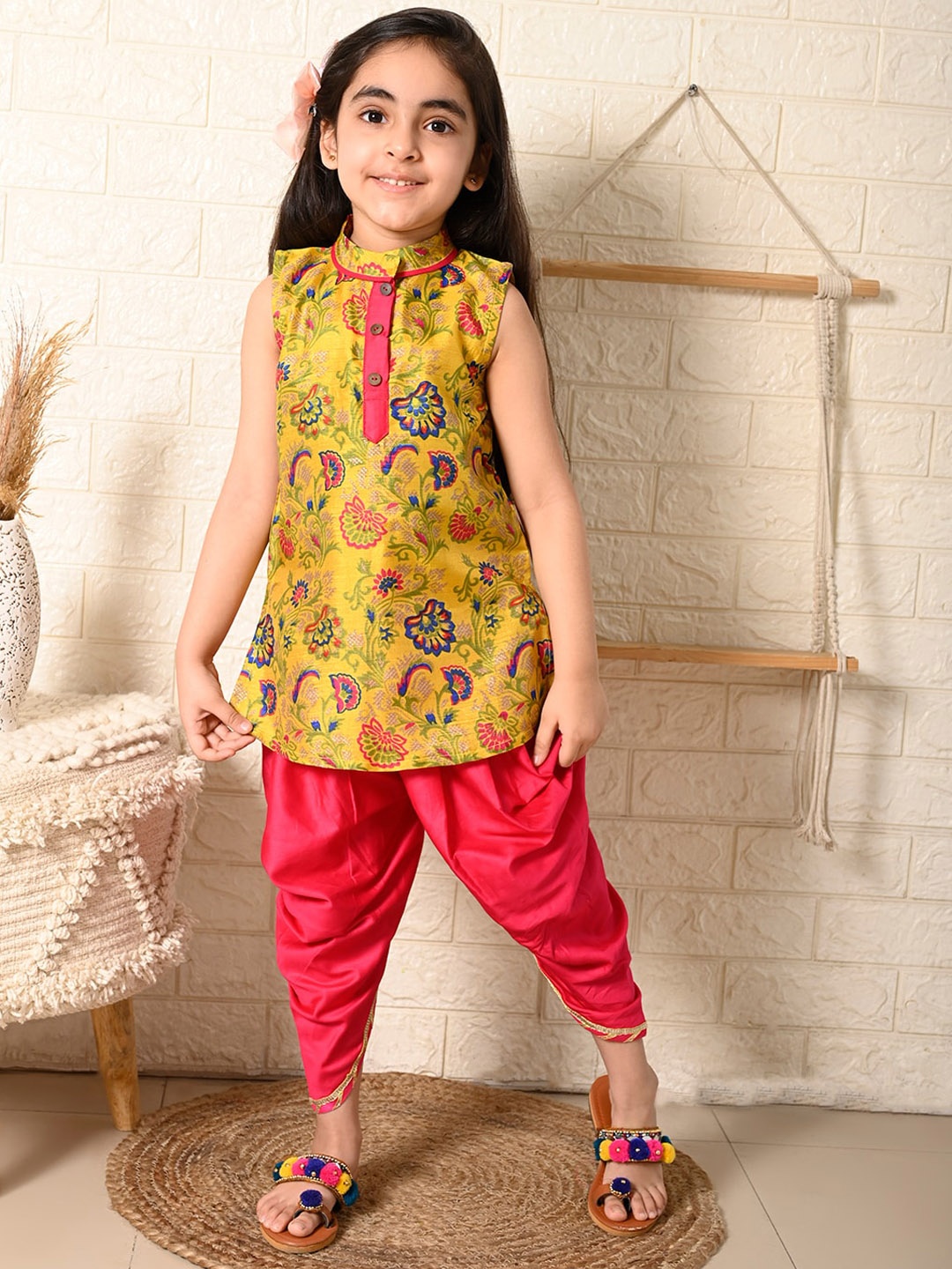 

Here&Now X Kinder Kids Girls Printed Mandarin Collar Pure Cotton Straight Kurti With Dhoti Pants, Yellow