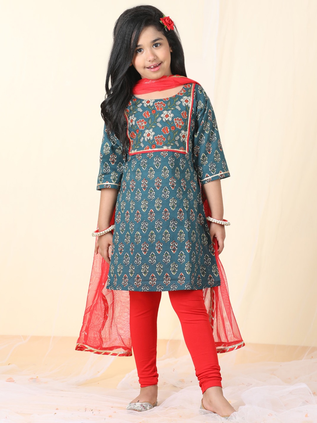 

Here&Now X Kinder Kids Girls Floral Printed Pure Cotton Straight Kurta With Leggings & Dupatta, Blue