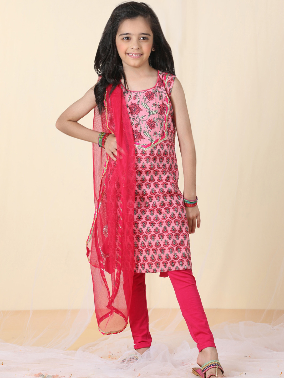 

Here&Now X Kinder Kids Girls Floral Printed Straight Pure Cotton Kurta, Pink