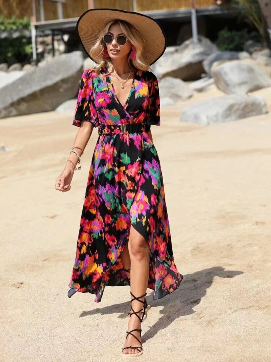 

Mast & Harbour Black & Pink Floral Print Fit & Flare Maxi Dress