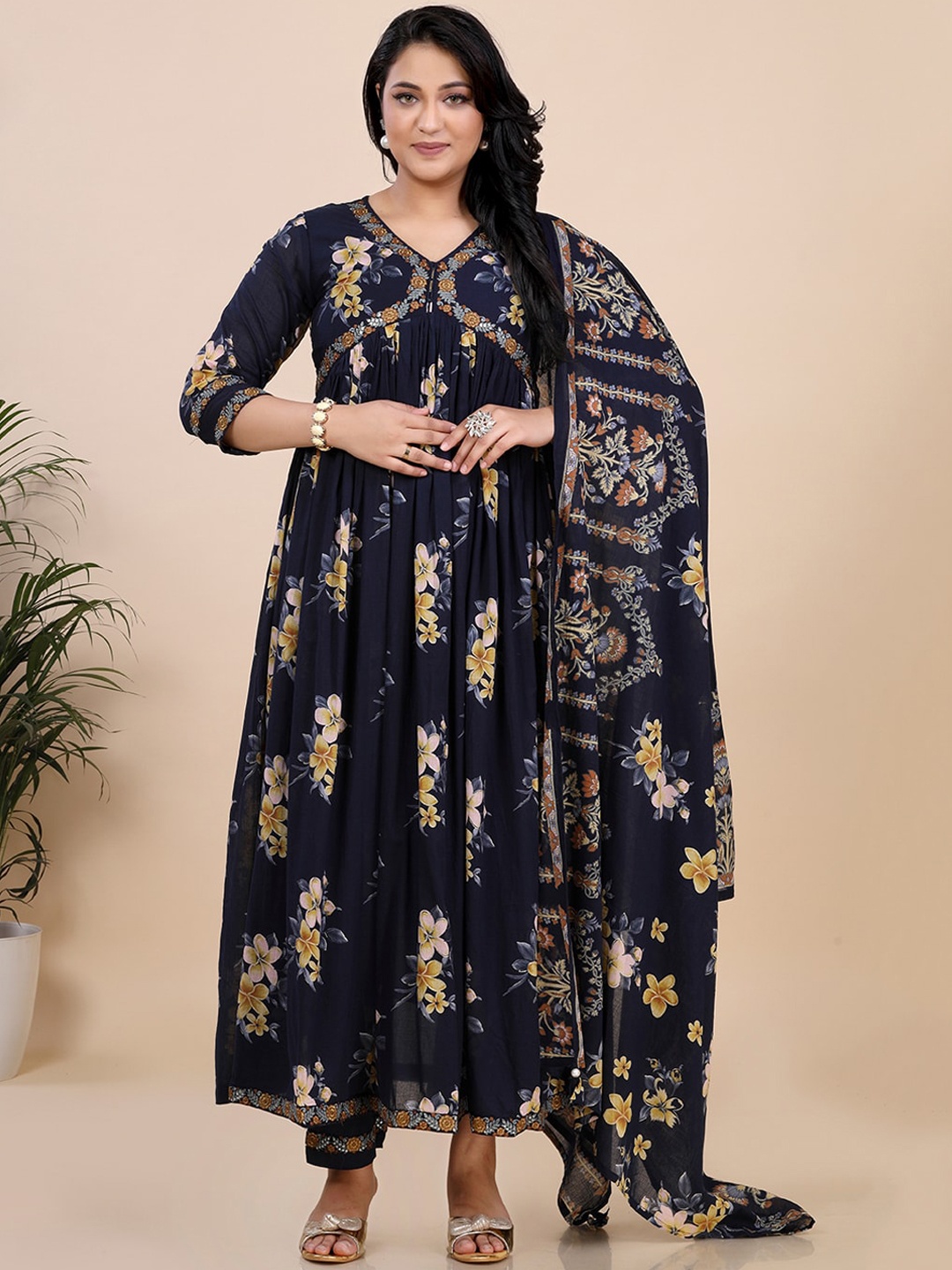

Amchoor Floral Printed Kurta with Trousers & With Dupatta, Blue
