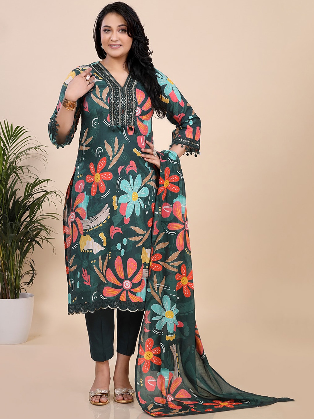 

Amchoor Floral Embroidered Kurta with Trousers & With Dupatta, Green