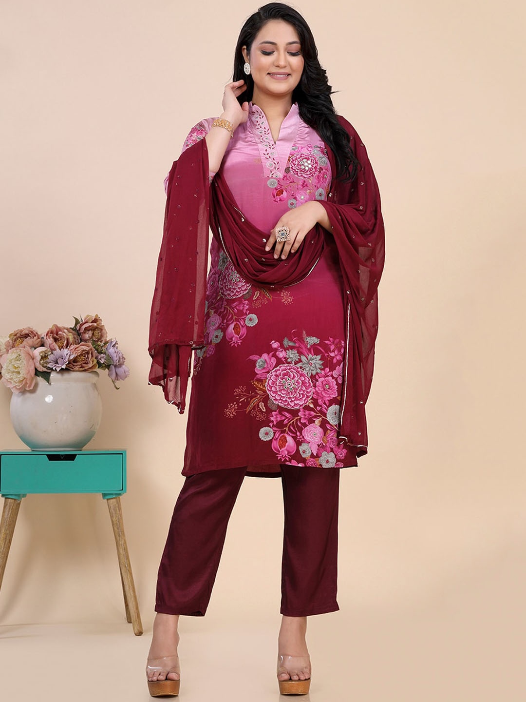 

Amchoor Floral Printed Panelled Mirror Work Straight Kurta With Trousers & Dupatta, Maroon