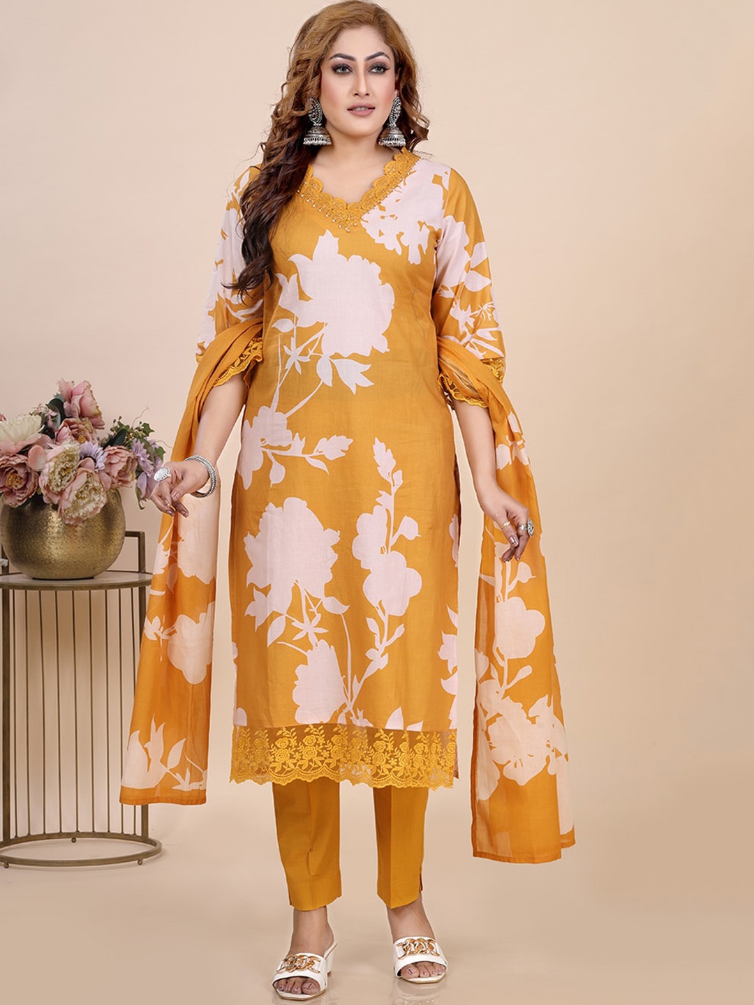 

Amchoor Floral Printed V-Neck Panelled Straight Kurta With Trousers & Dupatta, Mustard