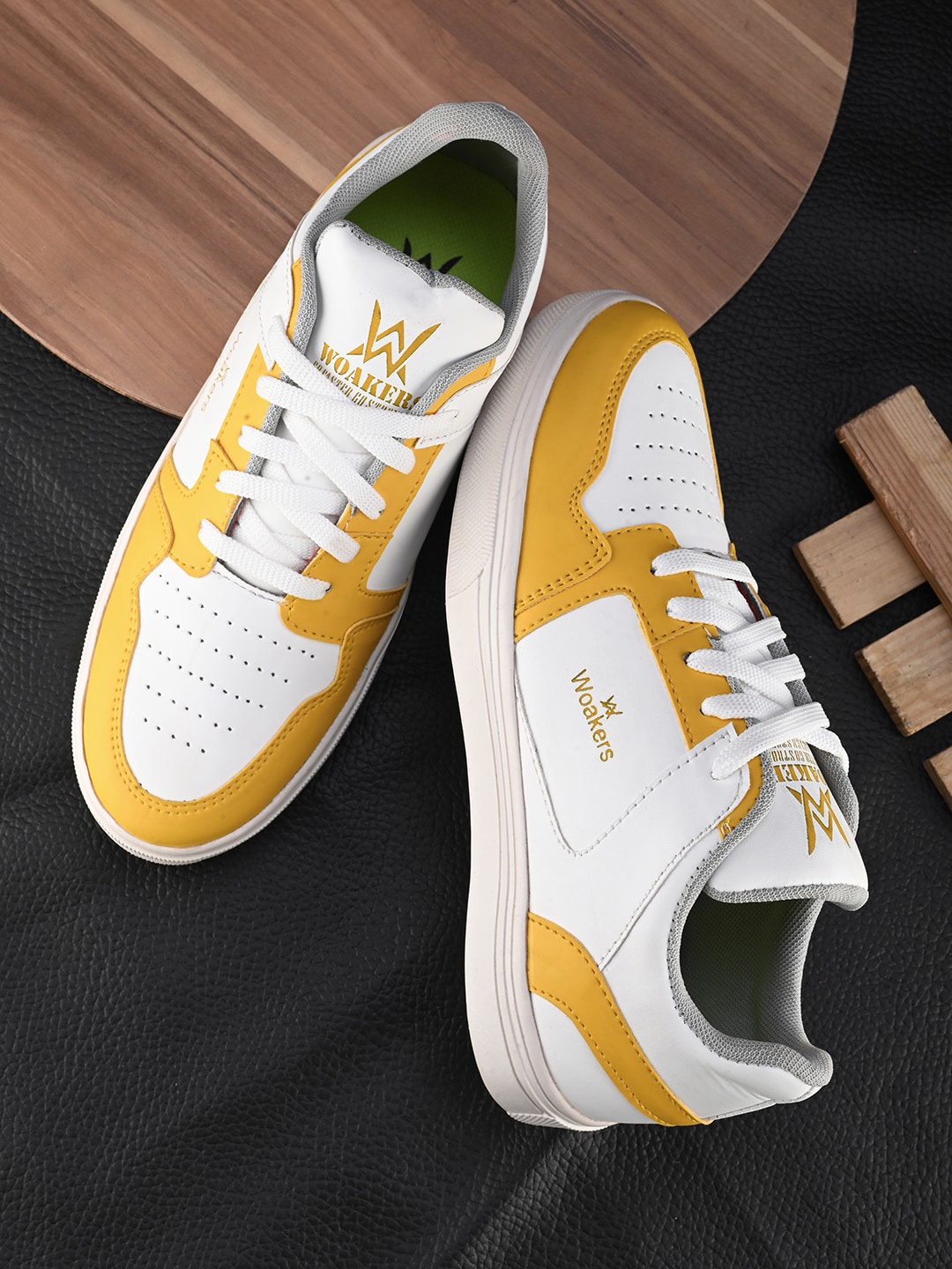 

Woakers Men Colourblocked Lightweight Sneakers, Yellow