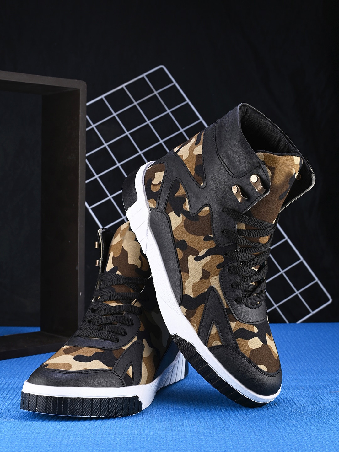 

Woakers Men Printed Lightweight High Top Sneakers, Olive