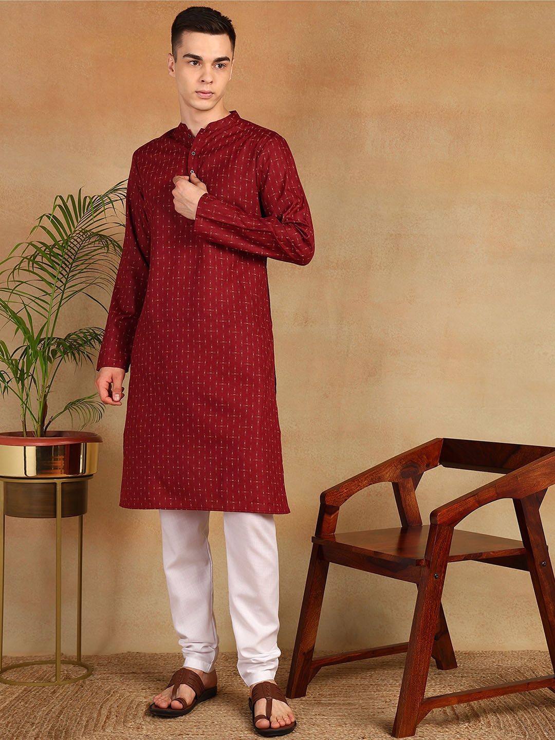

Anouk Abstract Woven Design Gotta Patti Mandarin Collar A-Line Kurta, Maroon