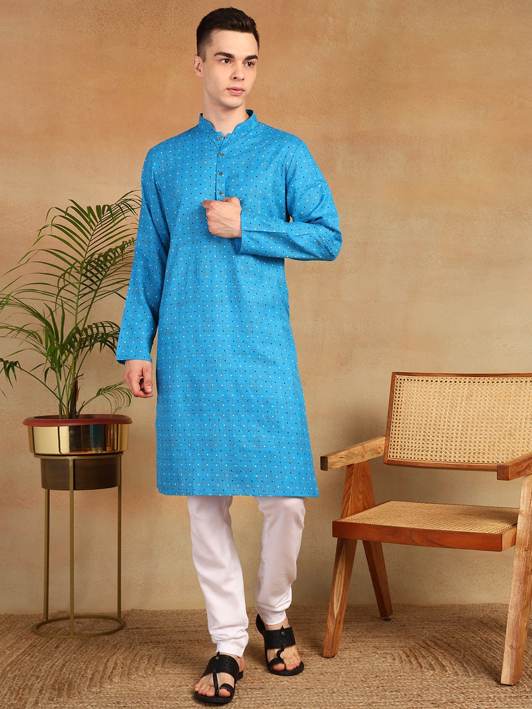 

Anouk Geometric Woven Design Mandarin Collar Long Sleeves Straight Kurta, Blue