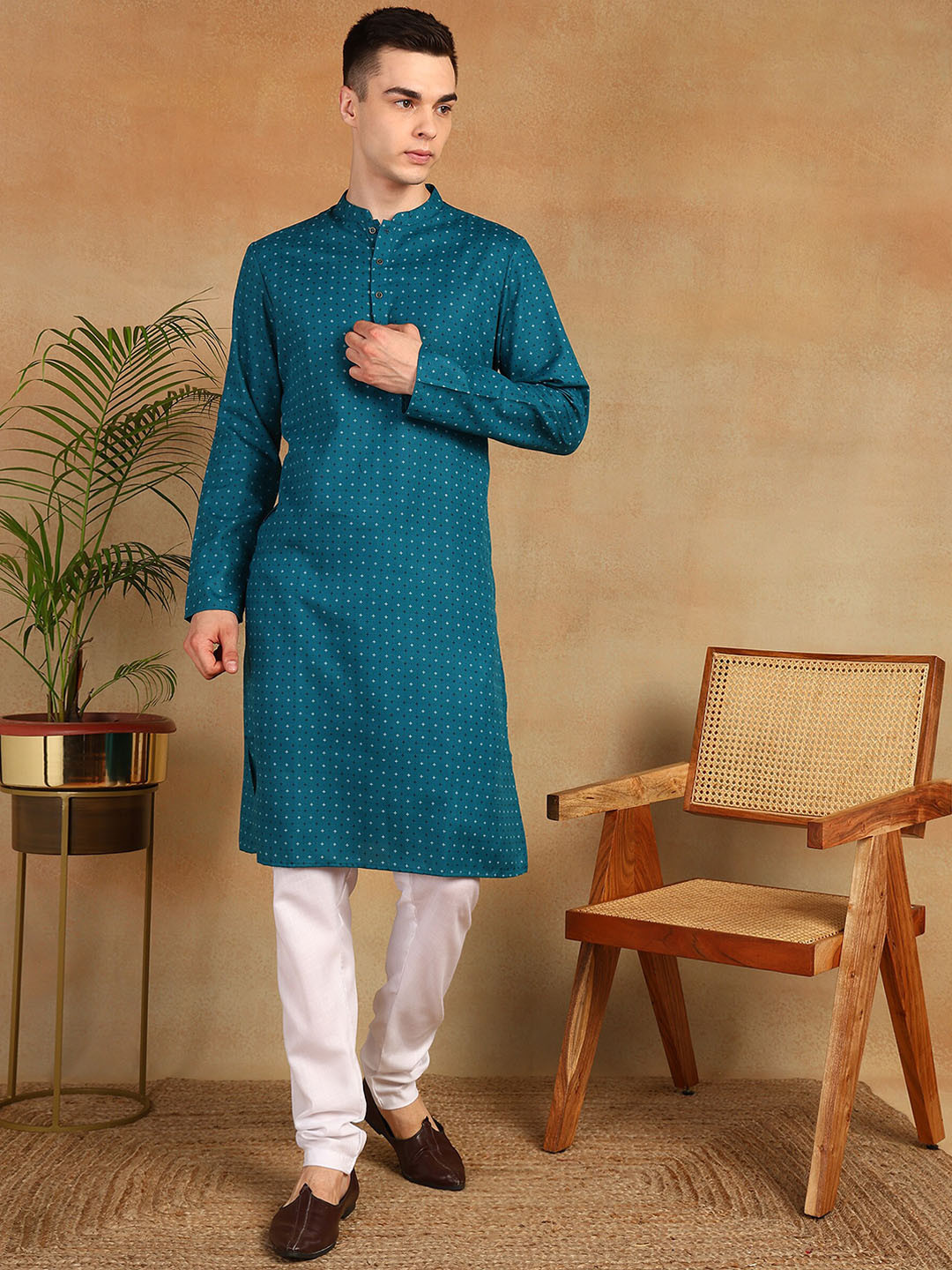 

Anouk Geometric Woven Design Mandarin Collar Long Sleeves Straight Kurta, Teal