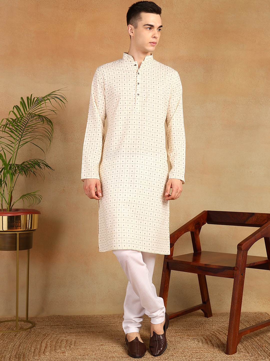 

Anouk Floral Printed Mandarin Collar Long Sleeves Straight Kurta, Cream