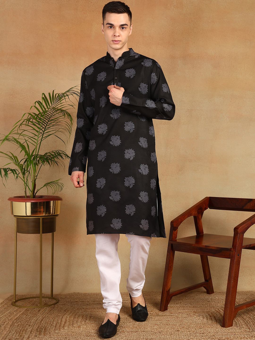 

Anouk Black Printed Ethinic Motifs Mandarin Collar Long Sleeves Kurta