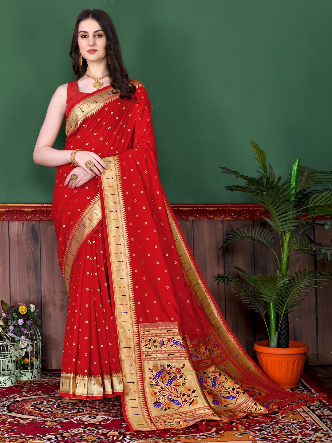 

PATIALAPICKS Woven Design Zari Pure Silk Paithani Saree, Red