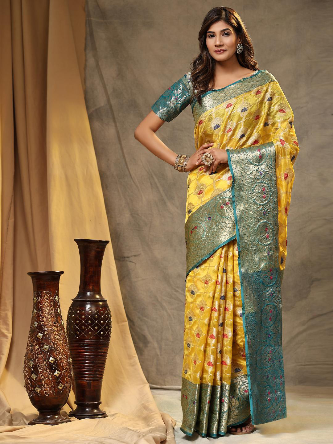 

PATIALAPICKS Floral Woven Design Zari Organza Paithani Saree, Yellow