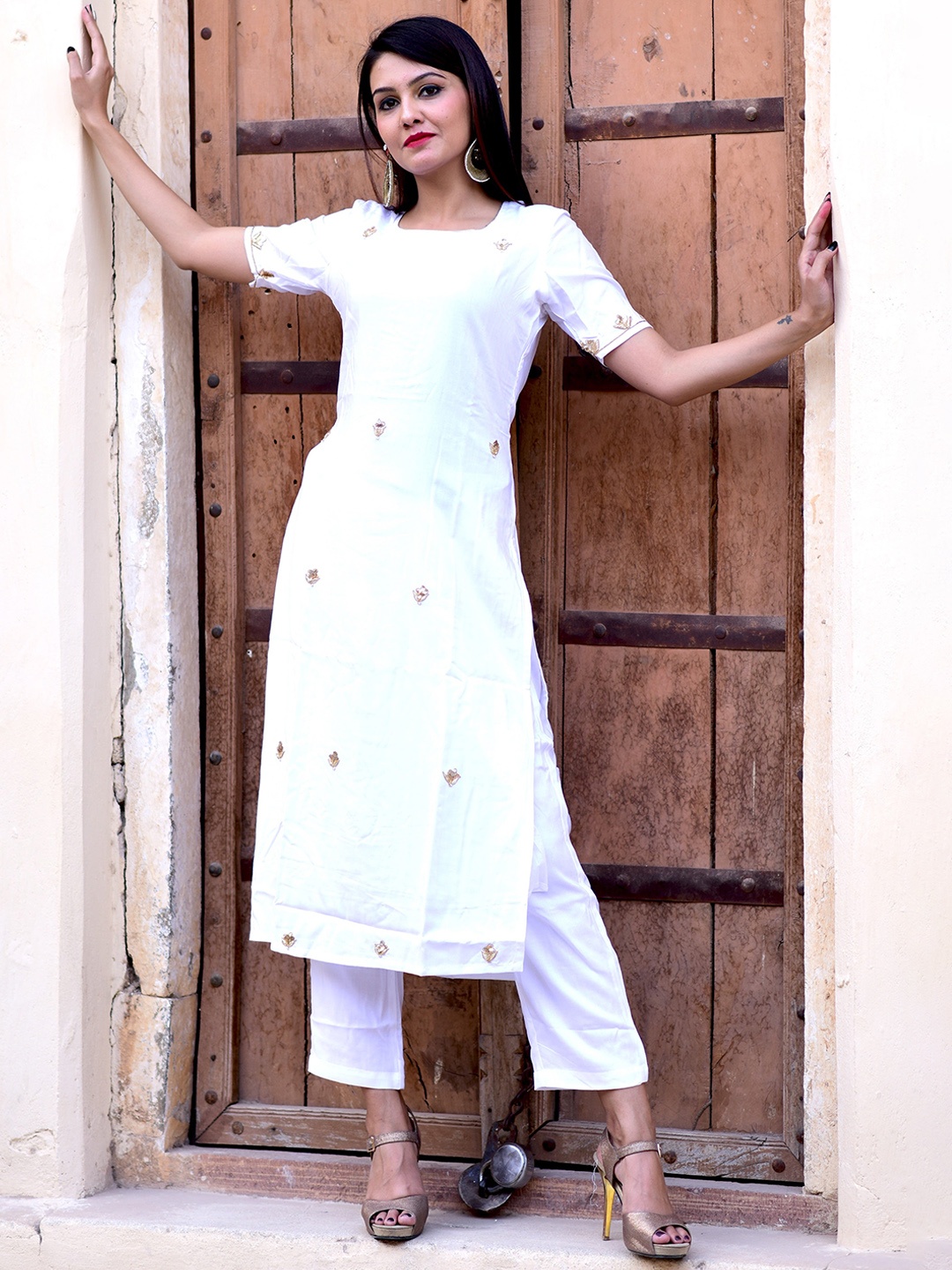

Chandbaali Floral Printed Regular Kurta with Trouser, White