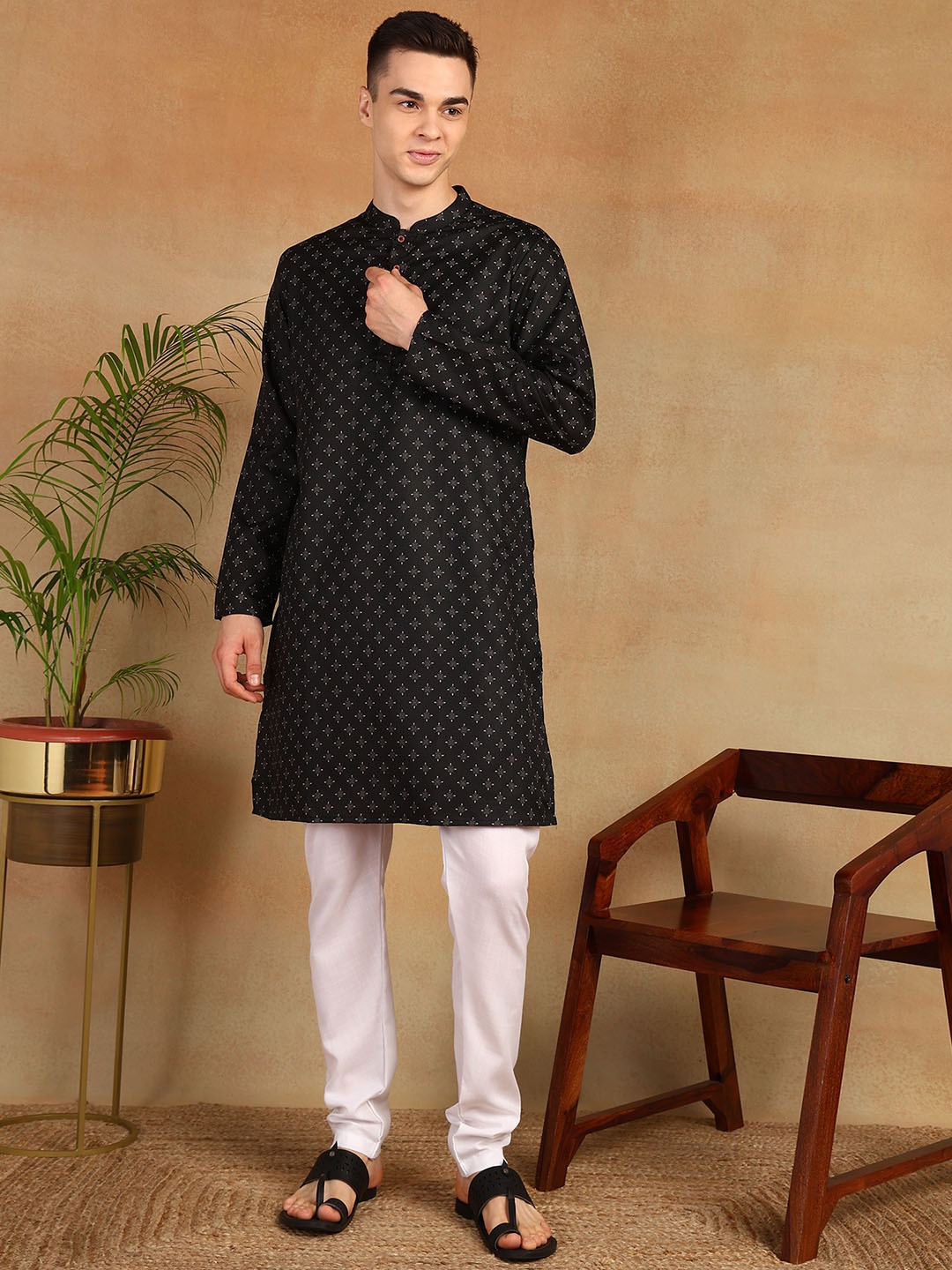 

Anouk Ethnic Motifs Woven Design Straight Kurta, Black