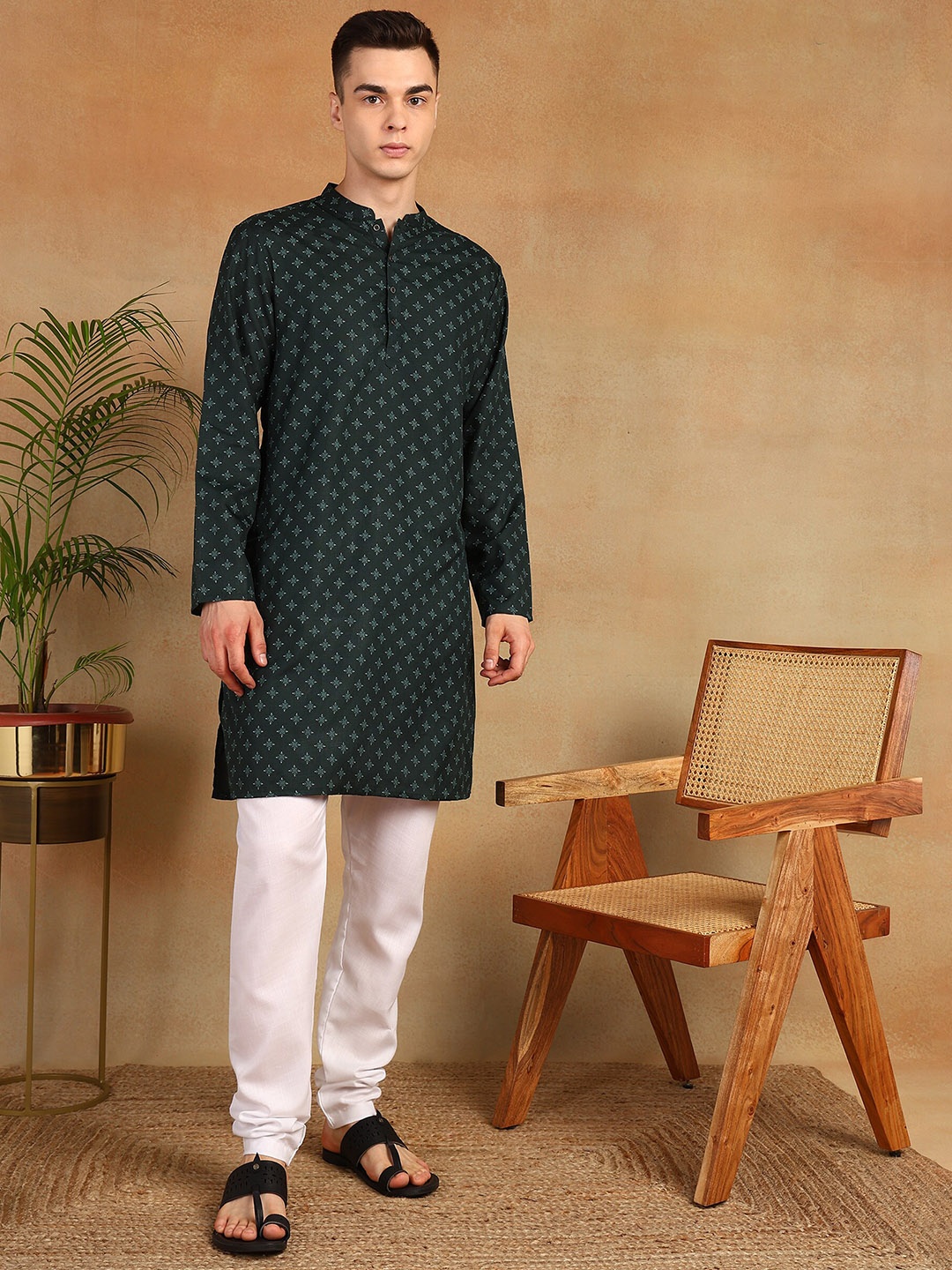 

Anouk Geometric Printed Thread Work Angrakha A-Line Kurta, Green