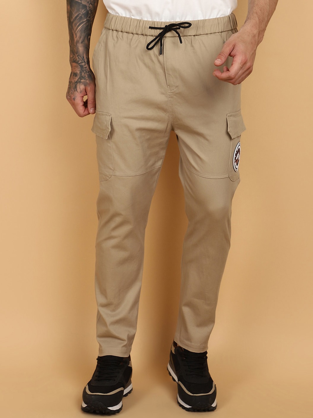 

V-Mart Men Mid-Rise Twill Cotton Cargos Trousers, Beige