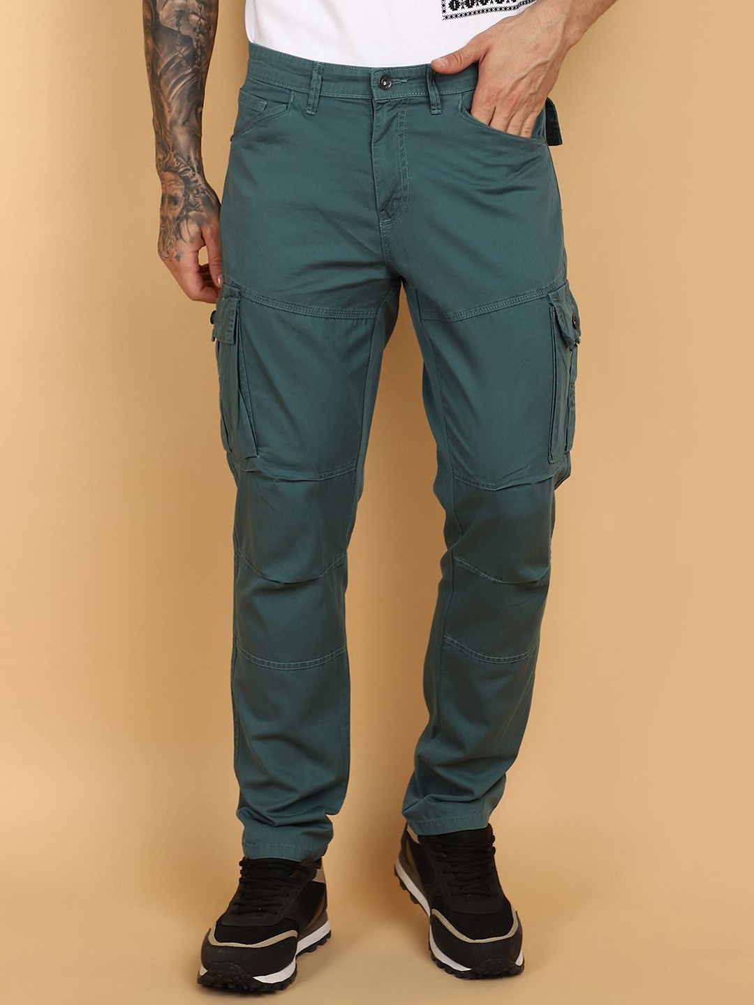 

V-Mart Men Mid-Rise Low Distress Jeans, Green