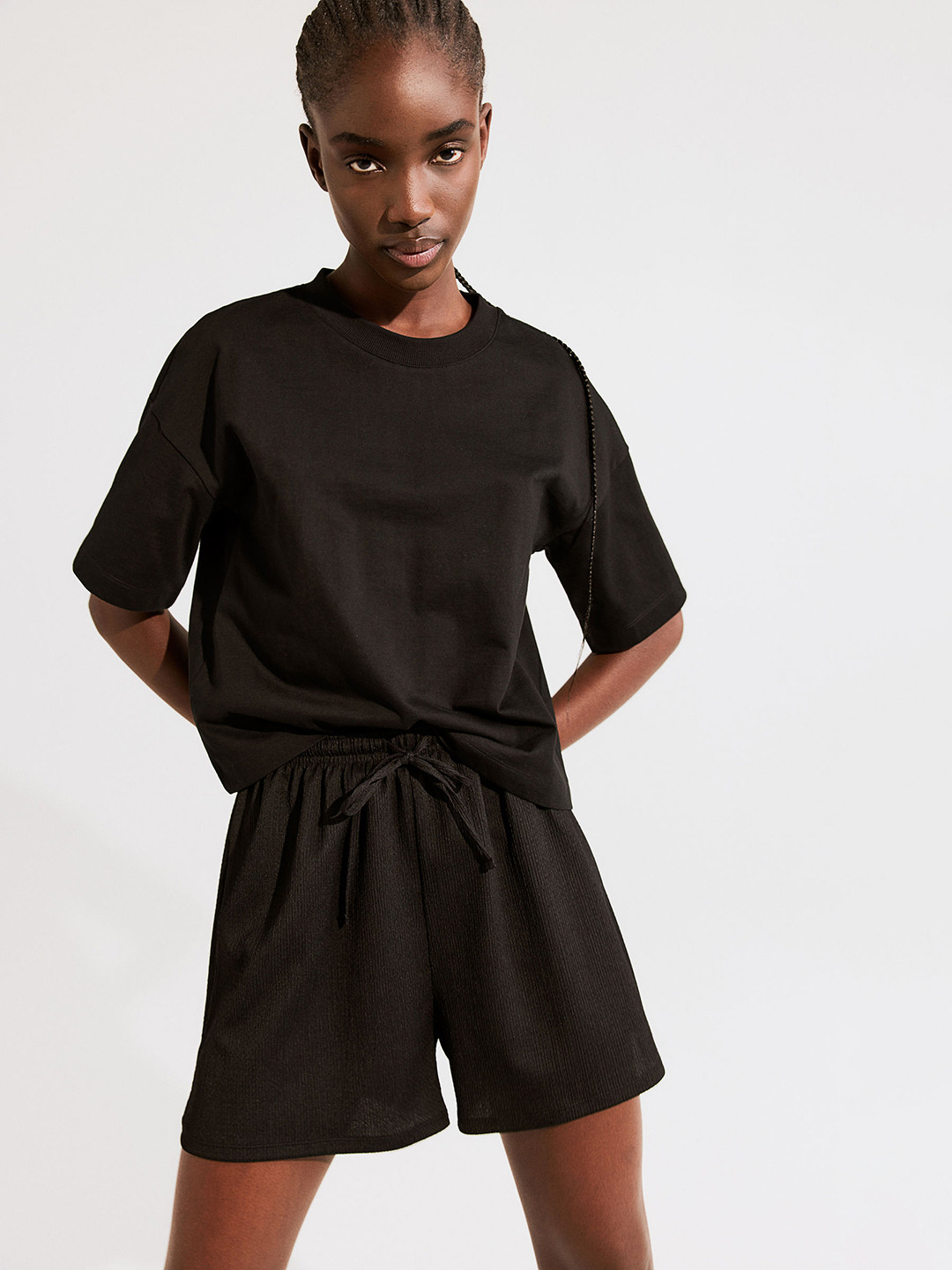 

H&M Women Pull-On Shorts, Black