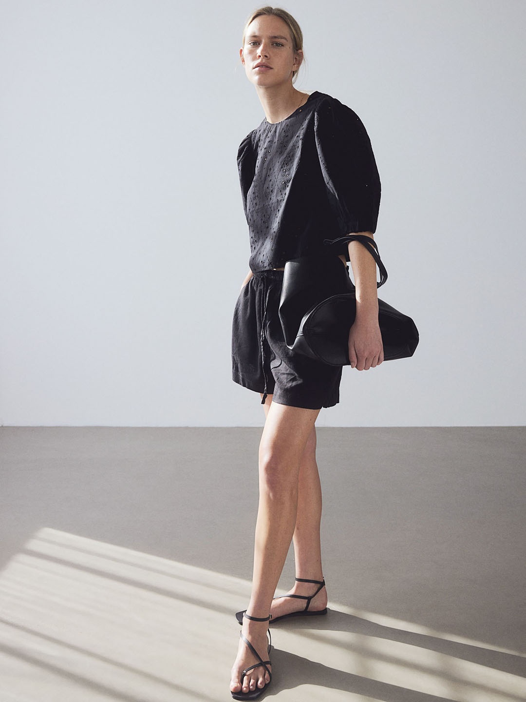 

H&M Women Linen-Blend Shorts, Black