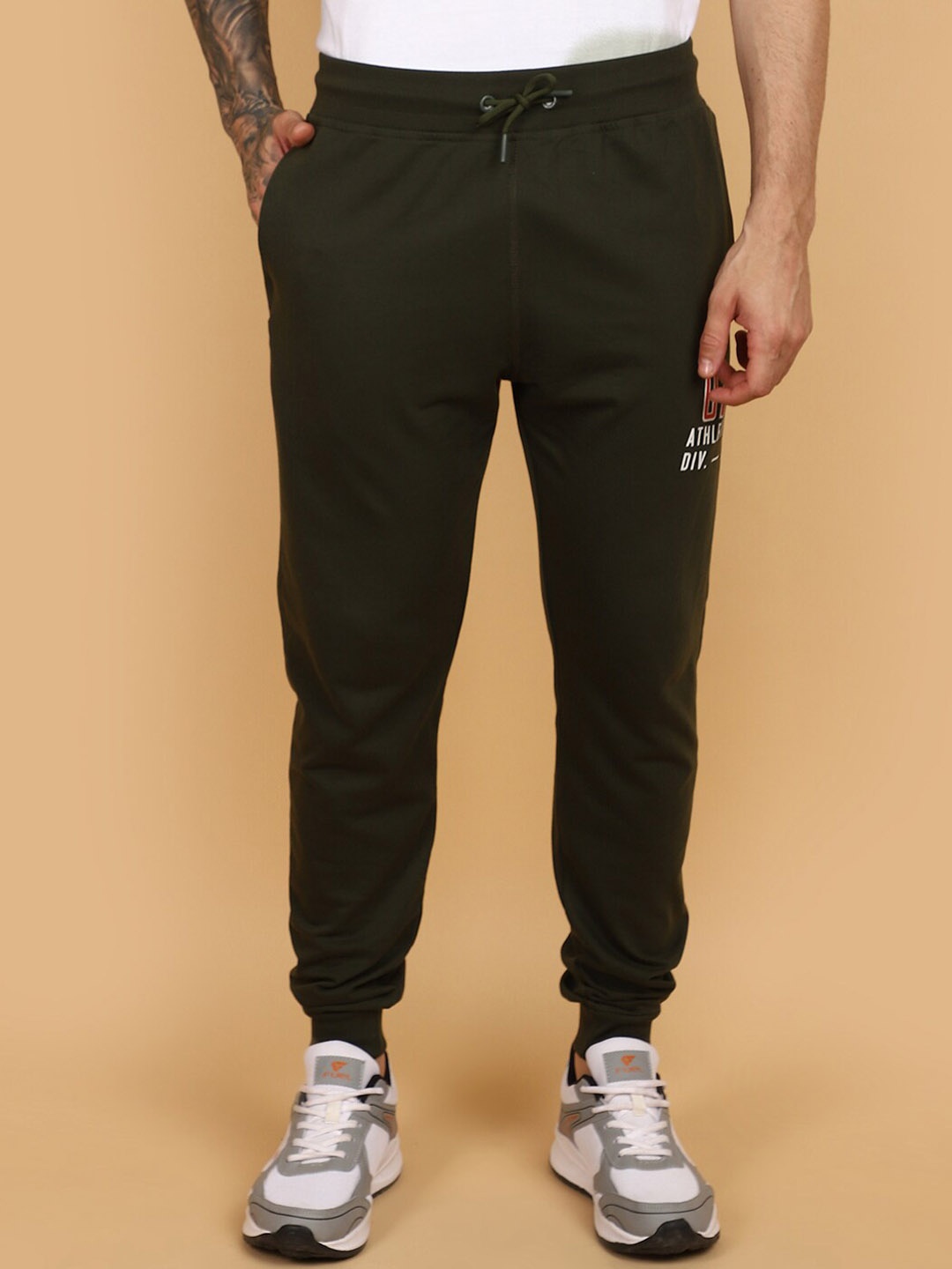 

V-Mart Men Mid Rise Cotton Joggers, Green