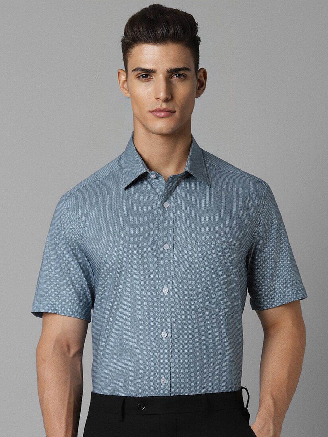 

Louis Philippe Spread Collar Short Sleeves Cotton Formal Shirt, Blue