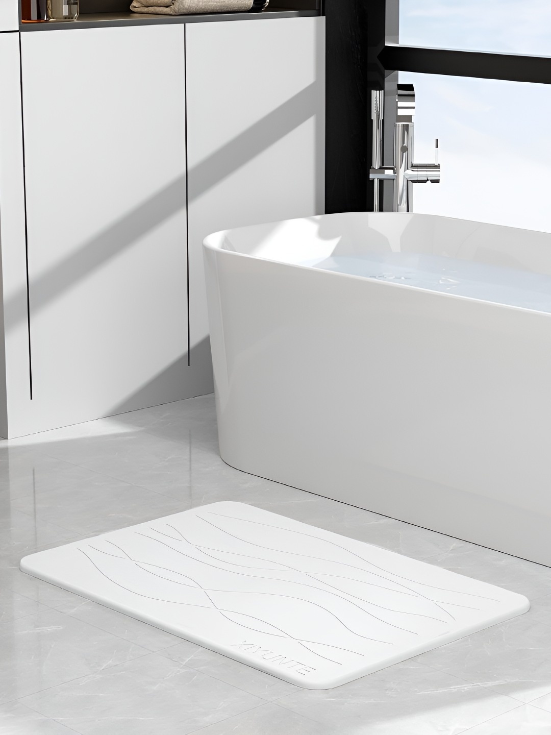 

HomeCloud White Anti-Slip Bath Mat