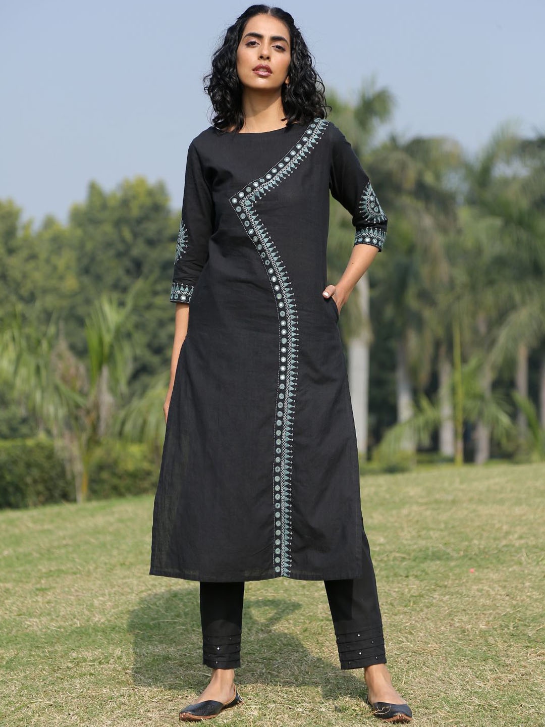 

OKHAI Boat Neck Geometric Summer Sheers Straight Kurta, Black
