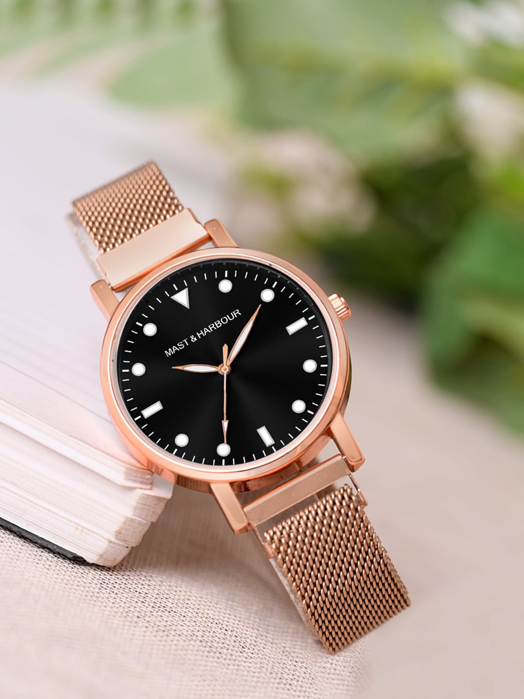 

Mast & Harbour Women Rose Gold Toned Stainless Steel Straps Analogue Watch HOBMH-242L-RG