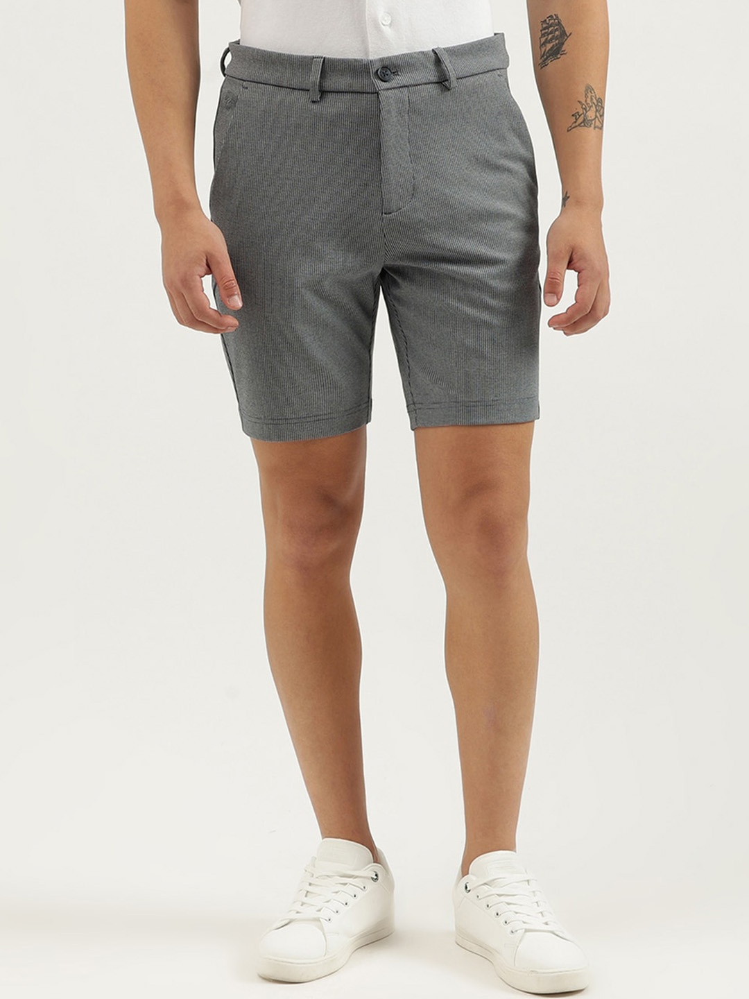 

United Colors of Benetton Men Slim Fit Shorts, Grey
