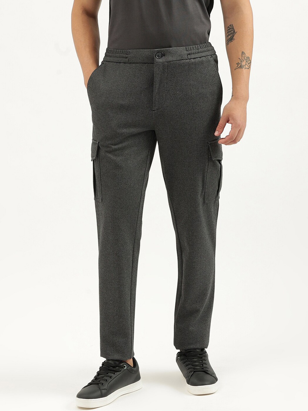 

United Colors of Benetton Men Relaxed-Fit Mid-Rise Cargos Trousers, Grey