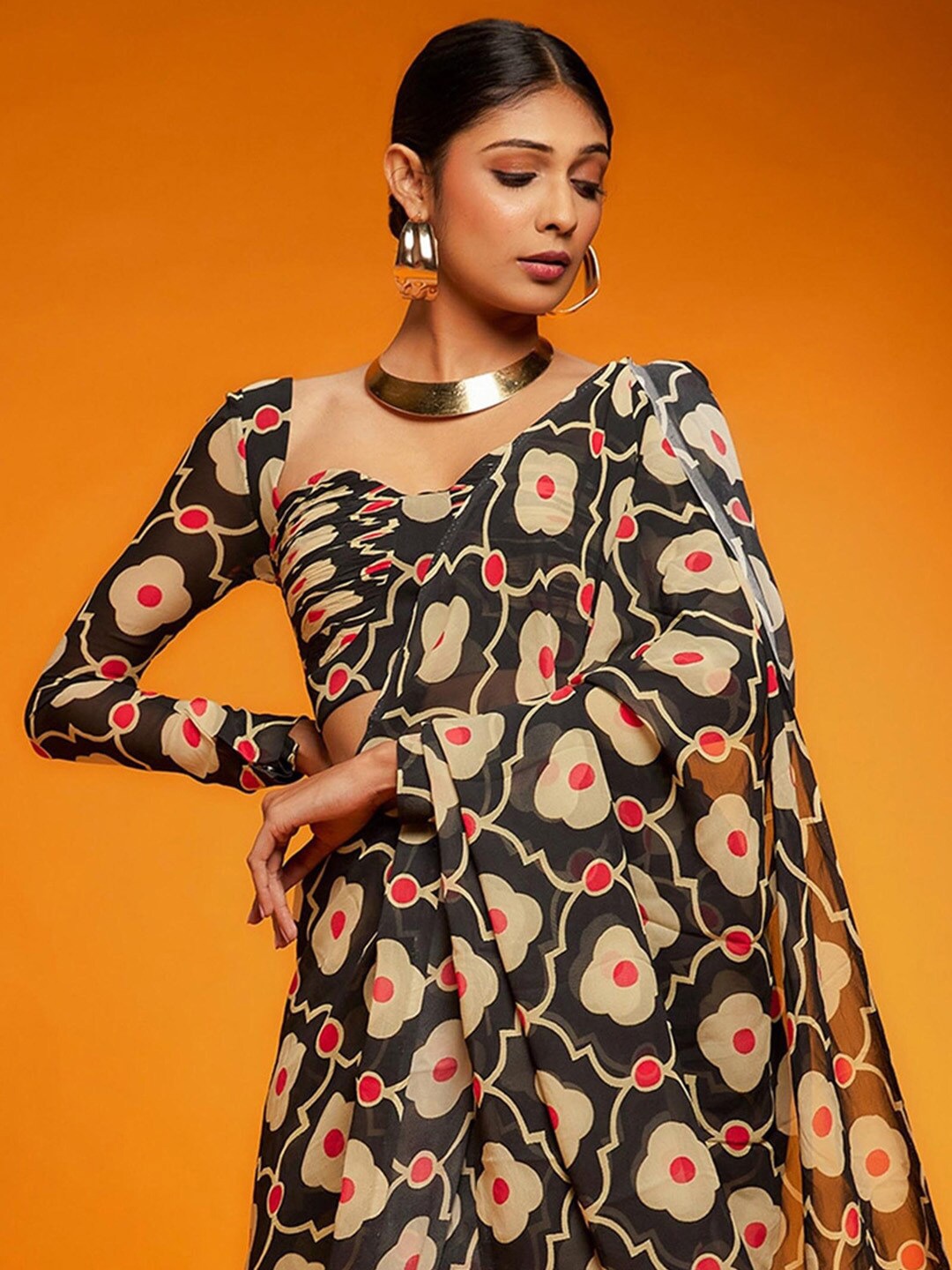 

Sangria Ethnic Motifs Printed Satin Saree, Black