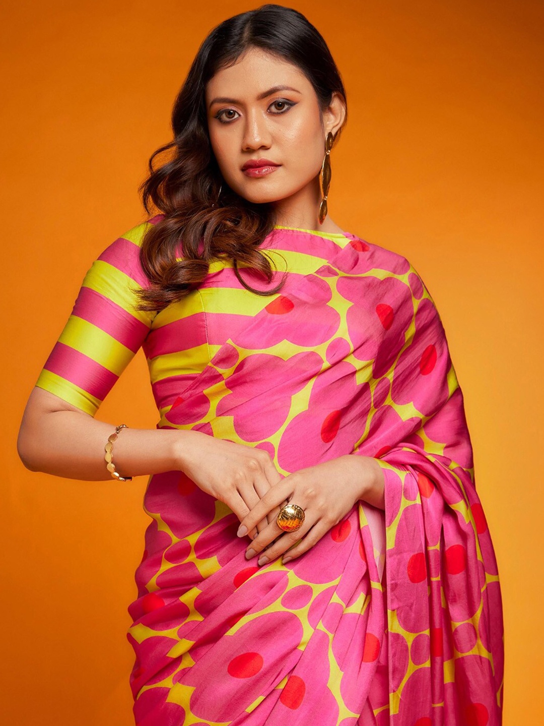 

Sangria Printed Saree With Blouse Piece, Pink