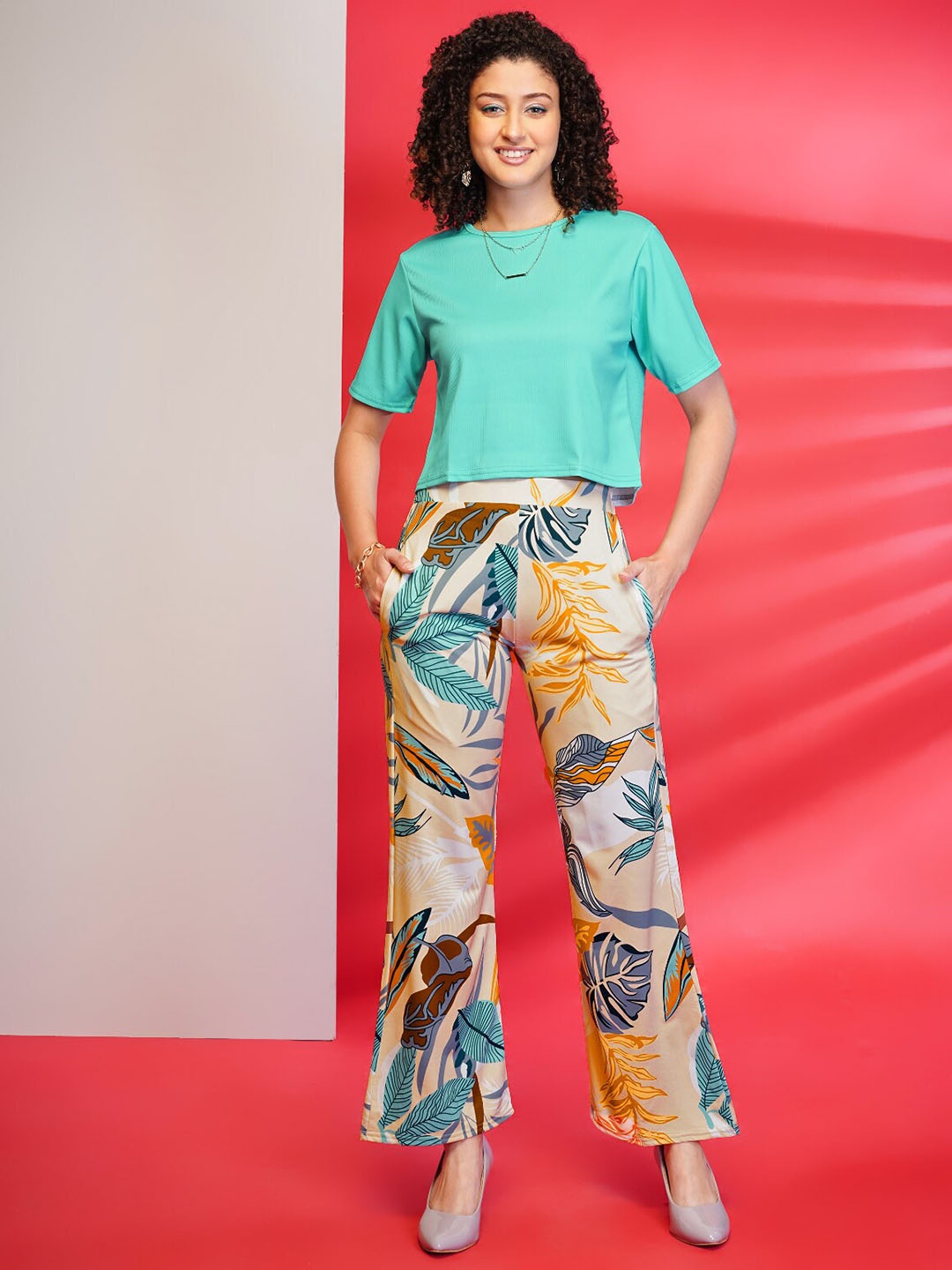 

DressBerry Turquoise Blue Short Sleeves Top With Printed Trouser