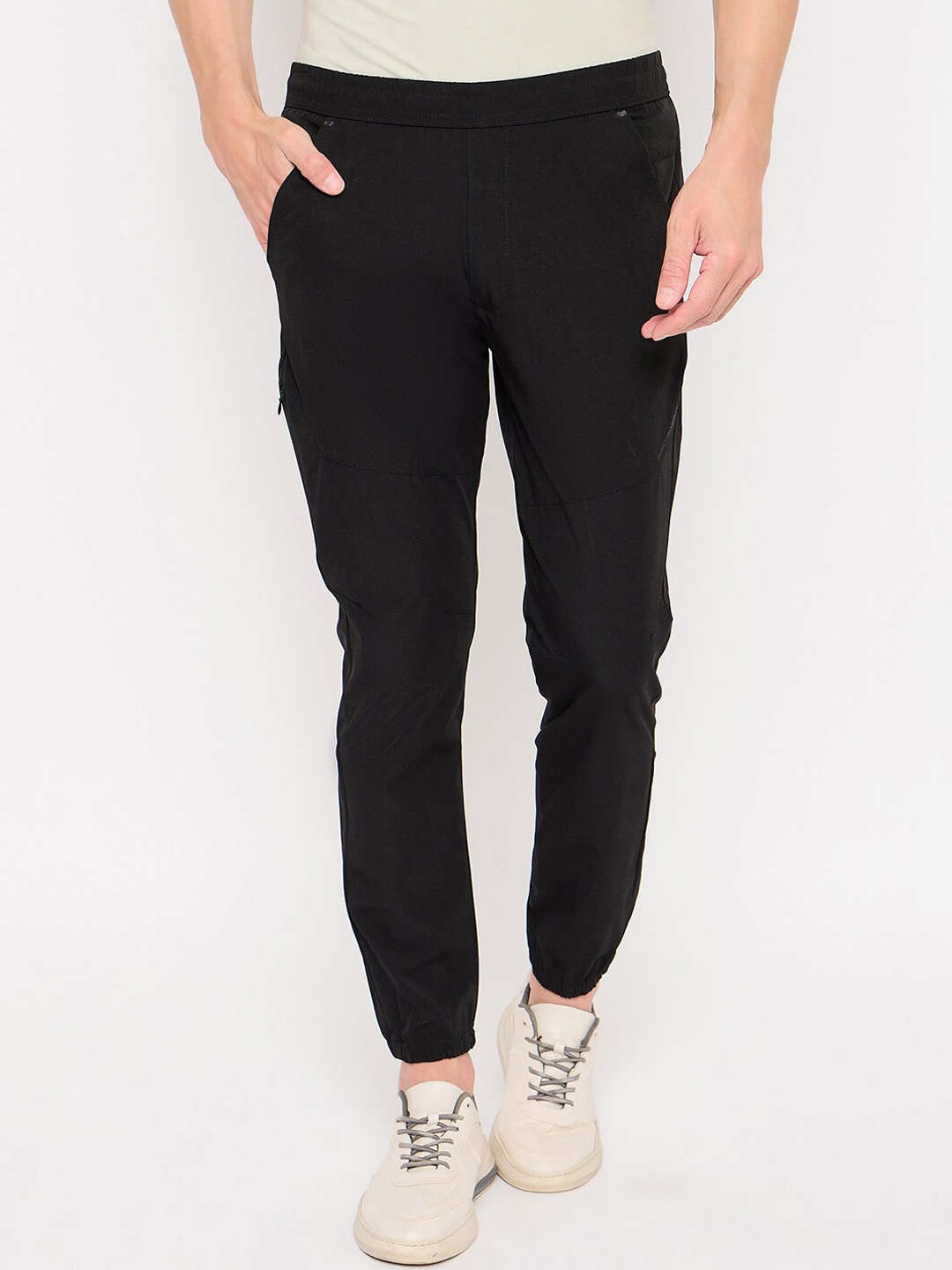 

Okane Men Mid-Rise Joggers, Black