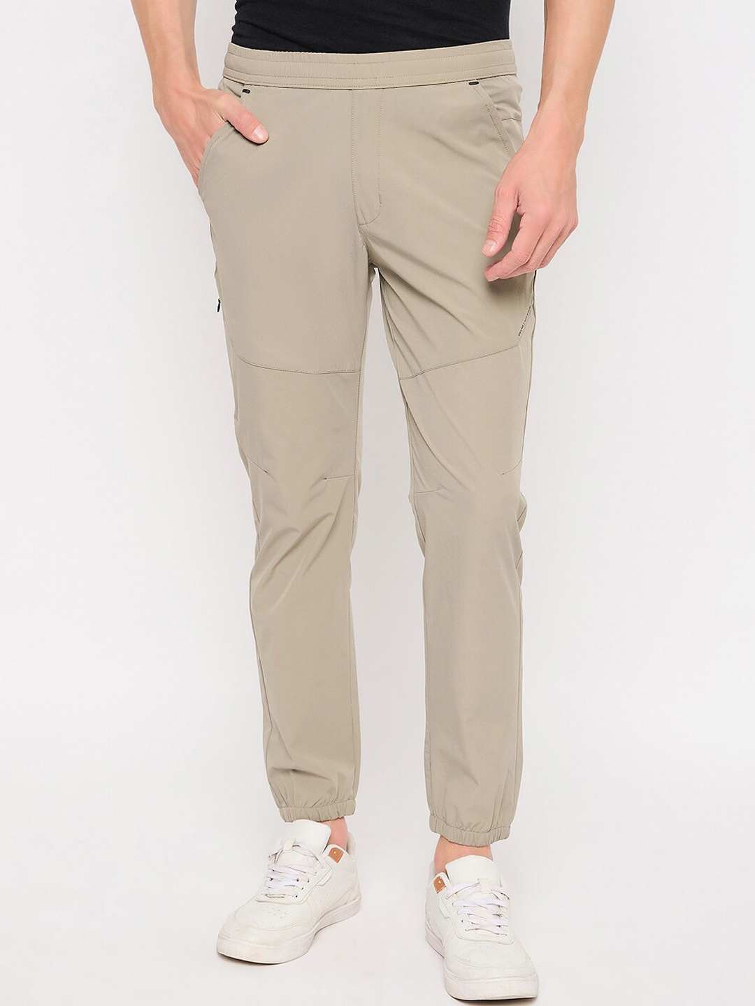 

Okane Men Mid Rise Joggers, Grey
