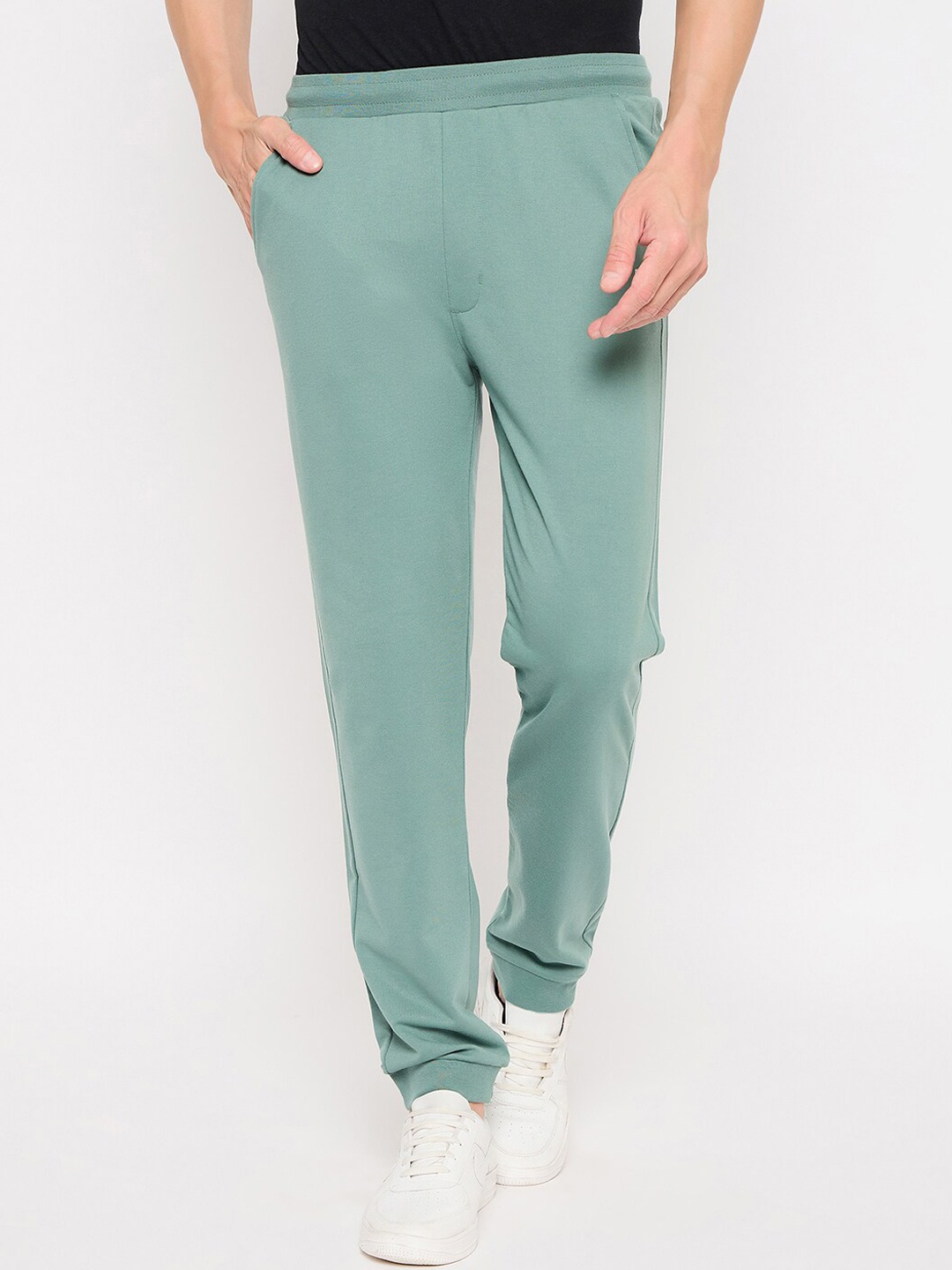 

Okane Men Cotton Mid Rise Joggers, Green