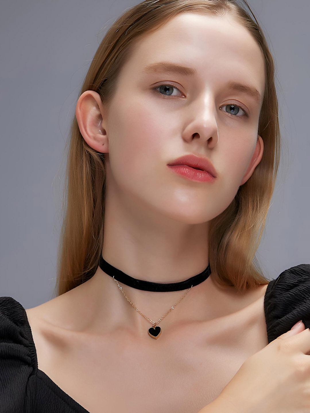 

Goho Elegant Choker With Dainty Heart Pendant, Black