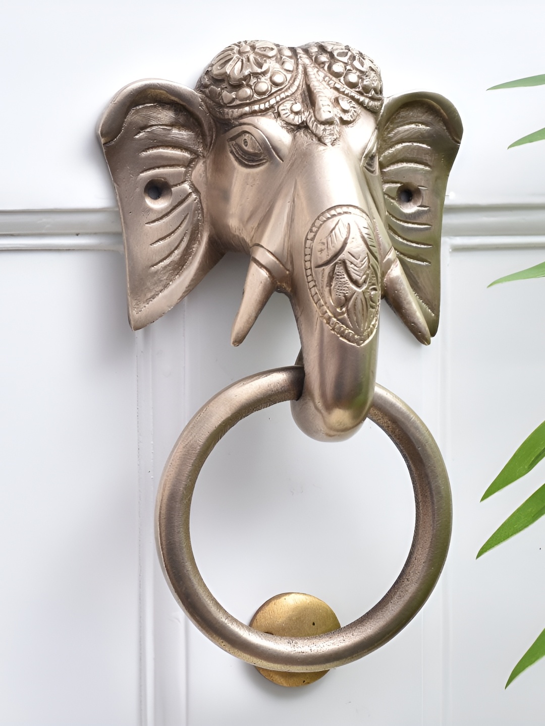 

Indianshelf Gold Toned Elephant Head Brass Door Knocker