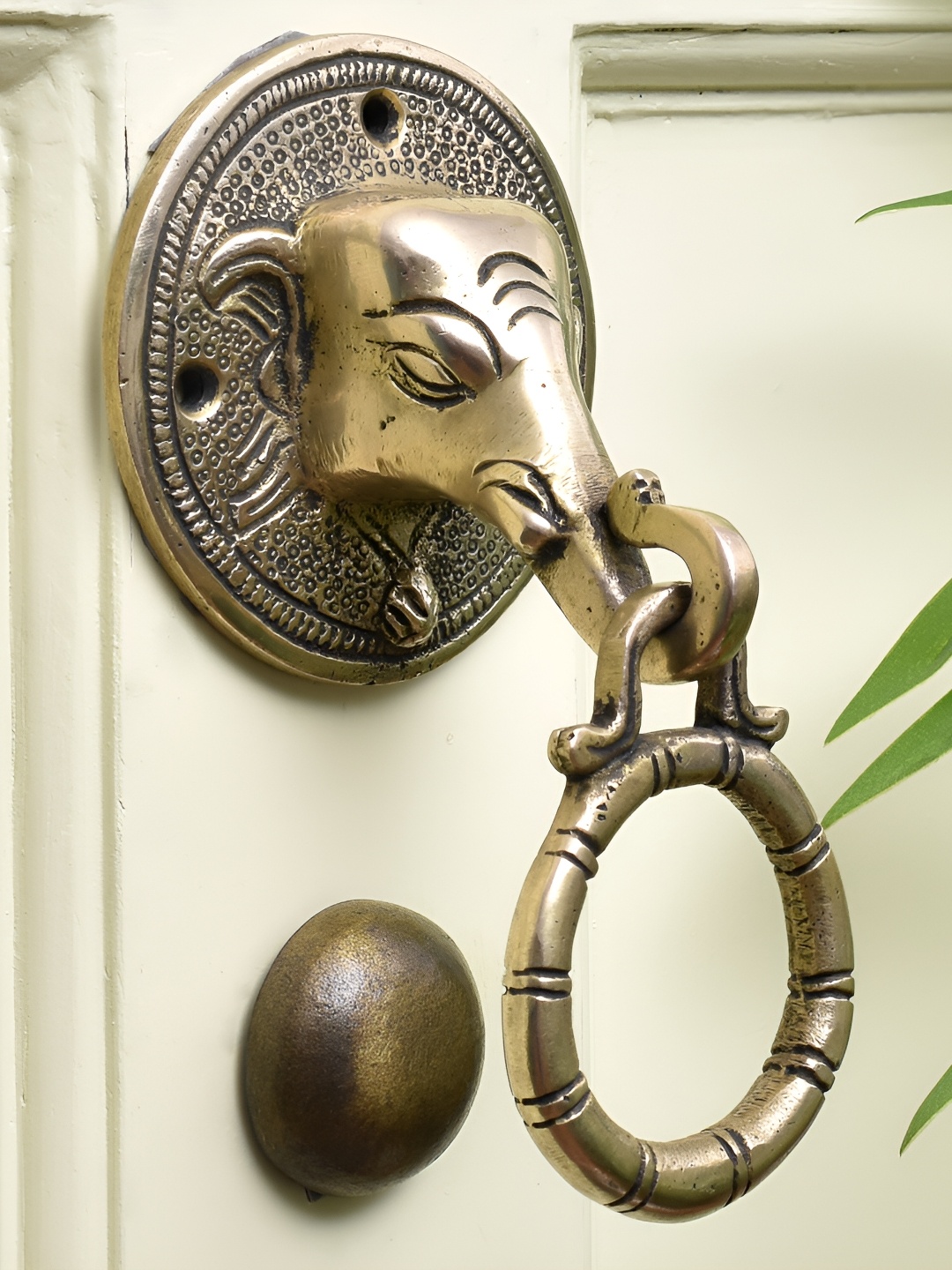 

Indianshelf Beige Elephant Face Door Knocker