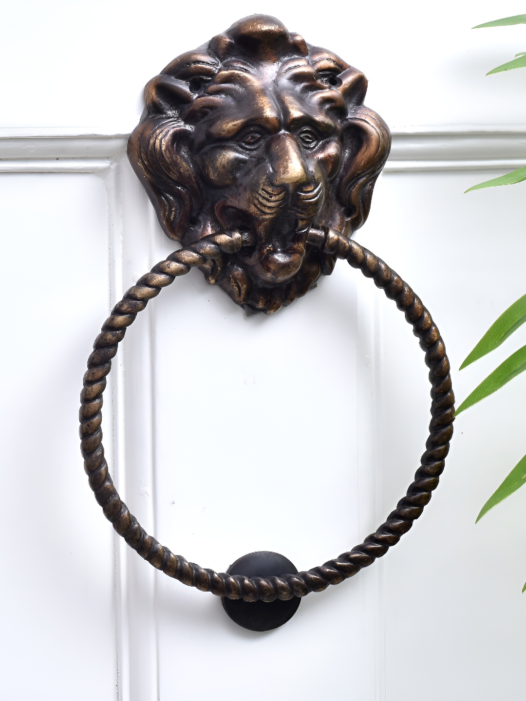 

Indianshelf Beige Door Knocker With Rope Ring