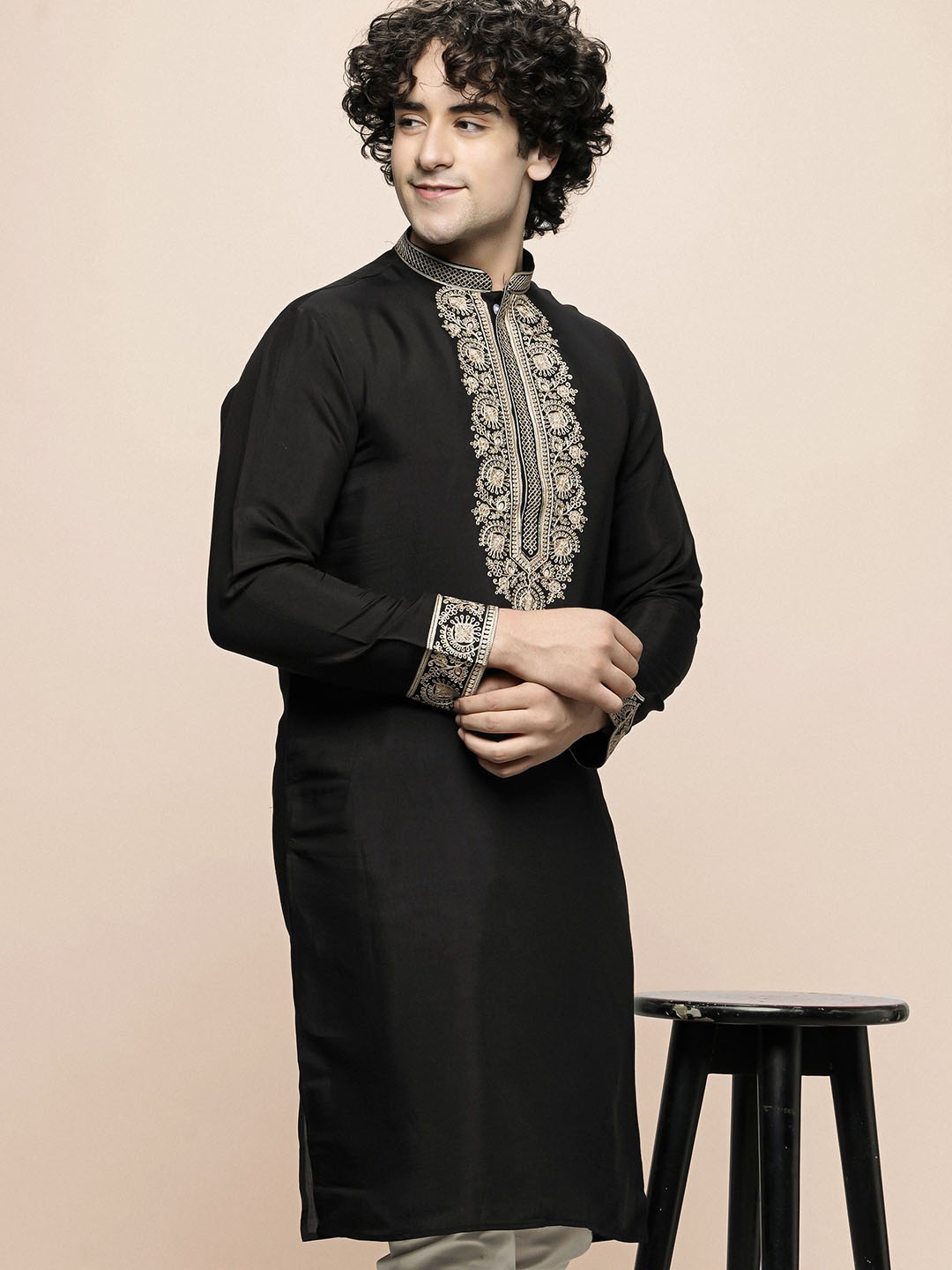 

MAAHI FABS Embroidered Thread Work Strigth Kurta, Black
