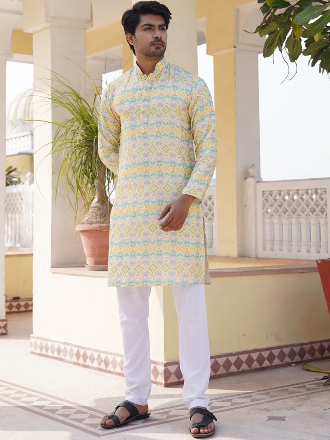

Aanys Culture Floral Printed Mandarin Collar Full Sleeves Kurta, Yellow