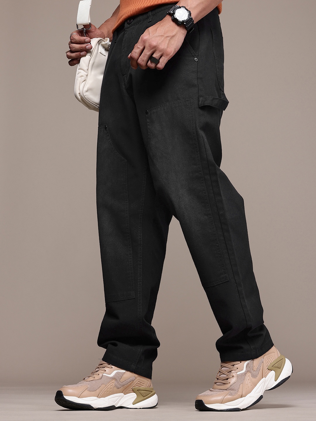 

The Roadster Life Co. Men Relaxed Fit Pure Cotton Trousers, Black