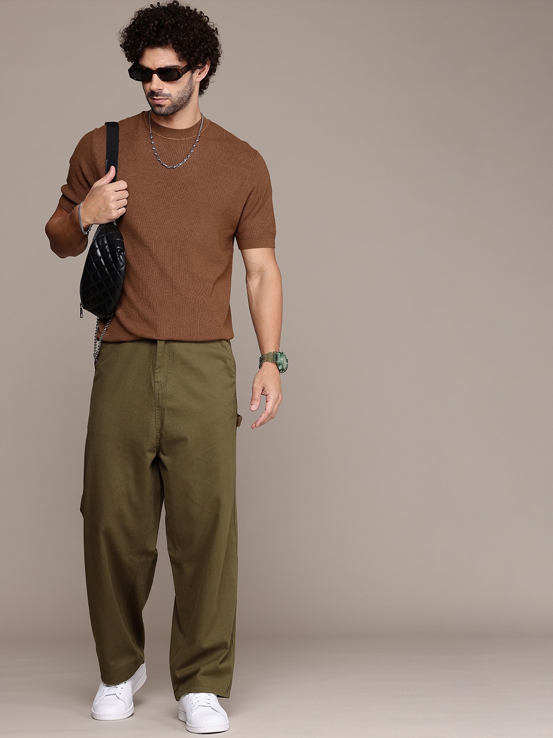 

The Roadster Life Co. Men Pure Cotton Baggy Fit Chinos Trousers, Olive