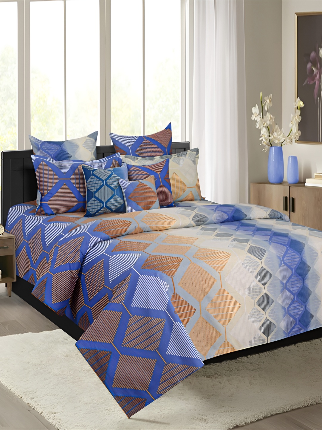 

SWAYAM Beige & Blue Geometric 144 TC Queen Bedsheet with 2 Pillow Covers
