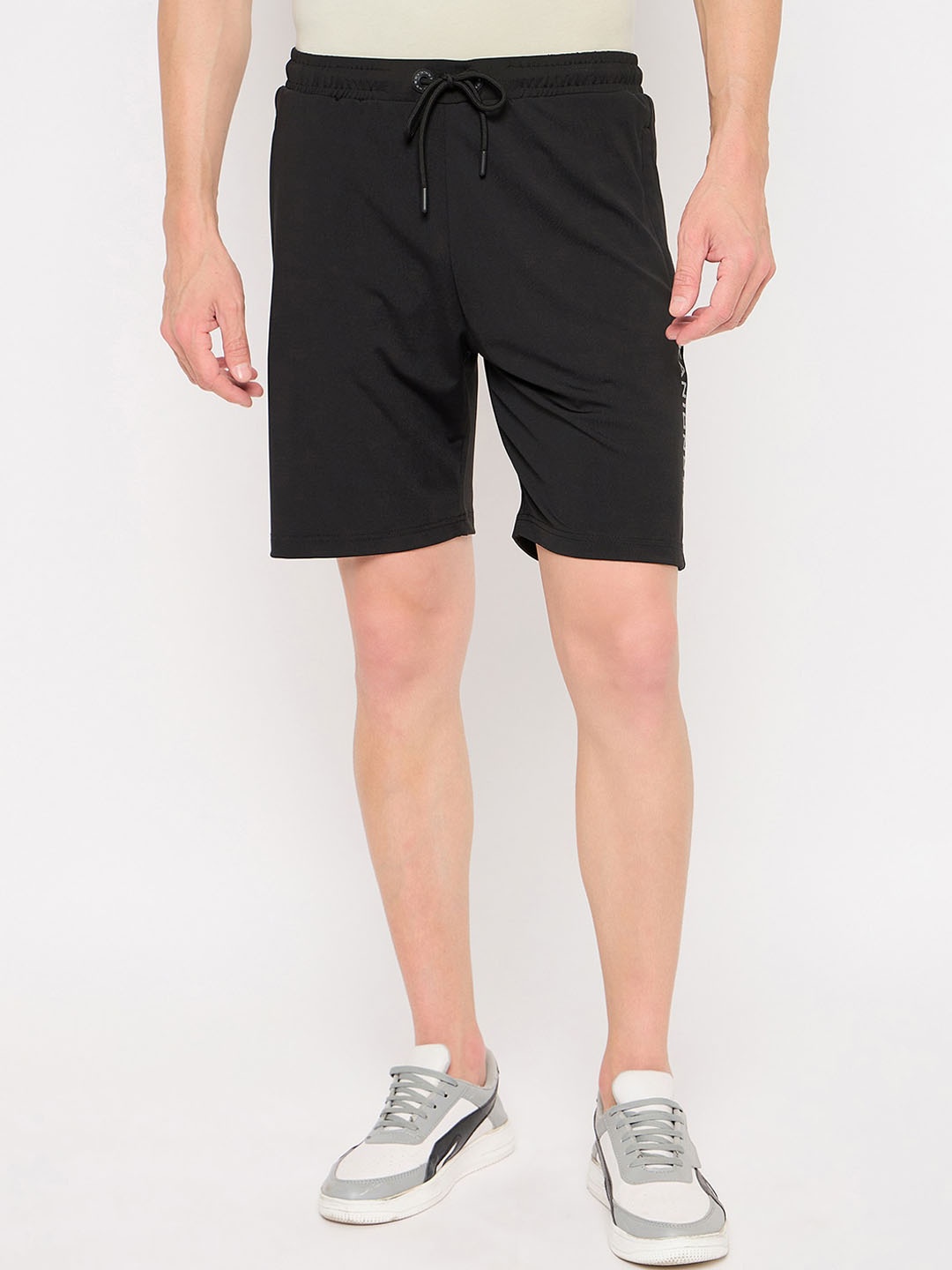 

Okane Men Mid-Rise Shorts, Black