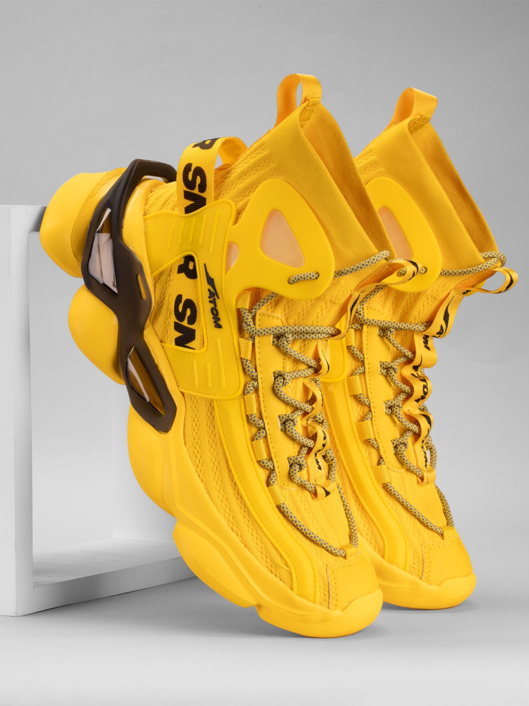 

Atom Men Textured Sneakers, Yellow